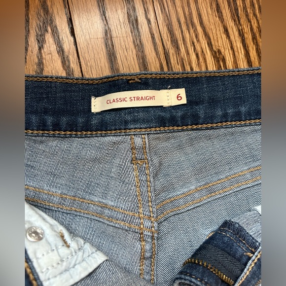 Levi’s Women’s Classic Straight Jeans (US 6) - Picture 2 of 3